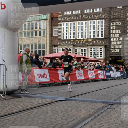 05.10.2025 - 20. swb-Marathon Bremen Yannick Fuchs http://msf.ph/oto/9235200 05.10.2025 10:36:14 Ziel 11188 meine-sportfotos.de