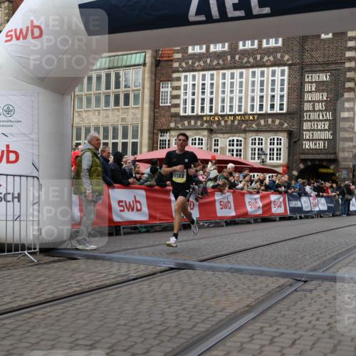 05.10.2025 - 20. swb-Marathon Bremen Yannick Fuchs http://msf.ph/oto/9235209 05.10.2025 10:36:14 Ziel 11188 meine-sportfotos.de