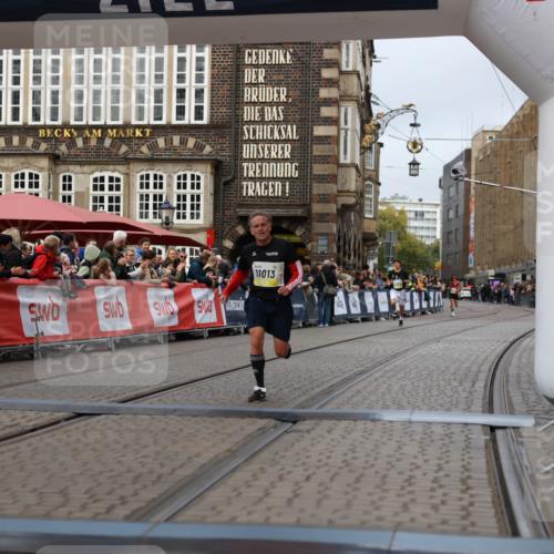 05.10.2025 - 20. swb-Marathon Bremen Yannick Fuchs http://msf.ph/oto/9235257 05.10.2025 10:36:28 Ziel 11013 meine-sportfotos.de