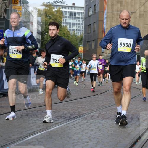 05.10.2025 - 20. swb-Marathon Bremen Strokosch-Dieckow http://msf.ph/oto/9235260 05.10.2025 10:54:51 Ziel 8326, 9427, 9436, 9560, 9570, 9776, 10024, 10231, 10232, 10233, 10487, 10609, 10770, 11163, 11276, 11320, 11373, 11470 meine-sportfotos.de