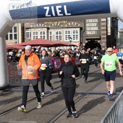 05.10.2025 - 20. swb-Marathon Bremen Yannick Fuchs http://msf.ph/oto/9235268 05.10.2025 11:04:40 Ziel 8111, 9394, 9610, 10278, 10439, 10483, 10531, 10674, 10869, 10956, 11044, 11196, 11542, 11704 meine-sportfotos.de