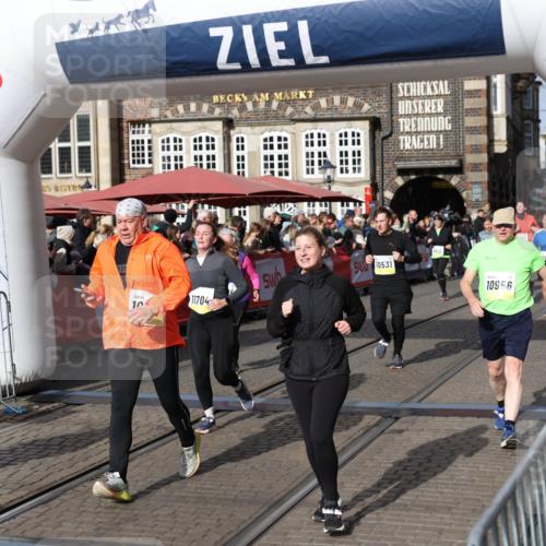 05.10.2025 - 20. swb-Marathon Bremen Yannick Fuchs http://msf.ph/oto/9235271 05.10.2025 11:04:40 Ziel 8111, 9394, 9610, 10278, 10439, 10483, 10531, 10674, 10869, 10956, 11044, 11196, 11542, 11704 meine-sportfotos.de