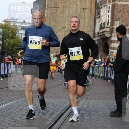 05.10.2025 - 20. swb-Marathon Bremen Strokosch-Dieckow http://msf.ph/oto/9235279 05.10.2025 10:54:52 Ziel 9427, 9436, 9560, 9570, 10024, 10231, 10232, 10233, 10487, 10609, 10770, 11163, 11276, 11320, 11373, 11470 meine-sportfotos.de