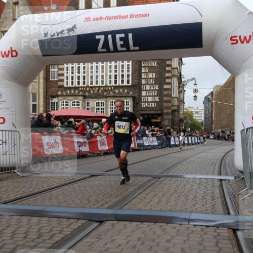 05.10.2025 - 20. swb-Marathon Bremen Yannick Fuchs http://msf.ph/oto/9235280 05.10.2025 10:36:29 Ziel 11013, 11185 meine-sportfotos.de