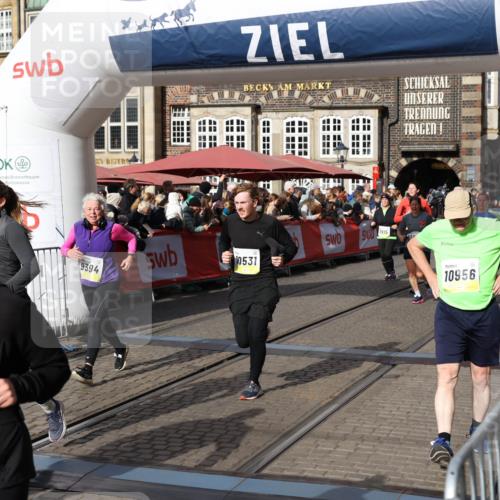 05.10.2025 - 20. swb-Marathon Bremen Yannick Fuchs http://msf.ph/oto/9235281 05.10.2025 11:04:41 Ziel 8111, 9394, 9610, 9915, 10278, 10439, 10483, 10485, 10531, 10674, 10869, 10956, 11044, 11196, 11542, 11704 meine-sportfotos.de
