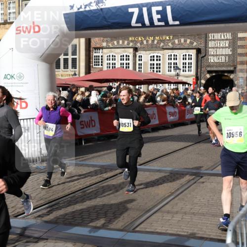 05.10.2025 - 20. swb-Marathon Bremen Yannick Fuchs http://msf.ph/oto/9235283 05.10.2025 11:04:41 Ziel 8111, 9394, 9610, 9915, 10278, 10439, 10483, 10485, 10531, 10674, 10869, 10956, 11044, 11196, 11542, 11704 meine-sportfotos.de