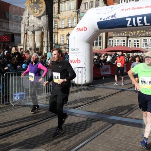 05.10.2025 - 20. swb-Marathon Bremen Yannick Fuchs http://msf.ph/oto/9235307 05.10.2025 11:04:43 Ziel 8111, 9394, 9610, 9750, 9915, 10278, 10485, 10531, 10532, 10674, 10869, 10956, 11196, 11542, 11704 meine-sportfotos.de