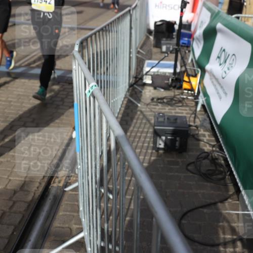 05.10.2025 - 20. swb-Marathon Bremen Yannick Fuchs http://msf.ph/oto/9235345 05.10.2025 11:04:44 Ziel 8111, 9394, 9610, 9750, 9915, 10278, 10485, 10531, 10532, 10674, 10869, 10956, 11196, 11542, 11704 meine-sportfotos.de