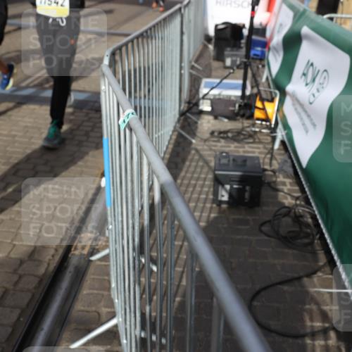 05.10.2025 - 20. swb-Marathon Bremen Yannick Fuchs http://msf.ph/oto/9235347 05.10.2025 11:04:44 Ziel 8111, 9394, 9610, 9750, 9915, 10278, 10485, 10531, 10532, 10674, 10869, 10956, 11196, 11542, 11704 meine-sportfotos.de