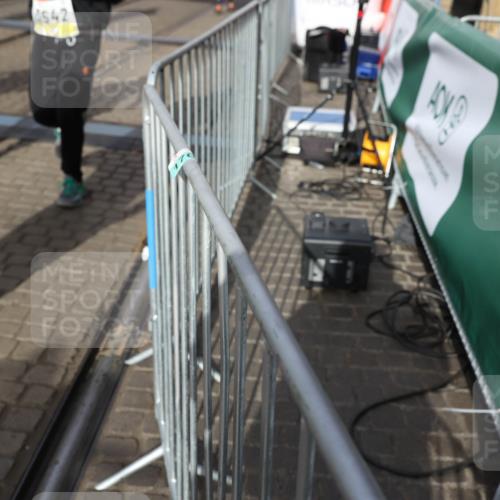 05.10.2025 - 20. swb-Marathon Bremen Yannick Fuchs http://msf.ph/oto/9235351 05.10.2025 11:04:45 Ziel 8111, 9394, 9610, 9623, 9750, 9771, 9915, 10278, 10485, 10531, 10532, 10674, 10869, 10956, 11196, 11542, 11704 meine-sportfotos.de