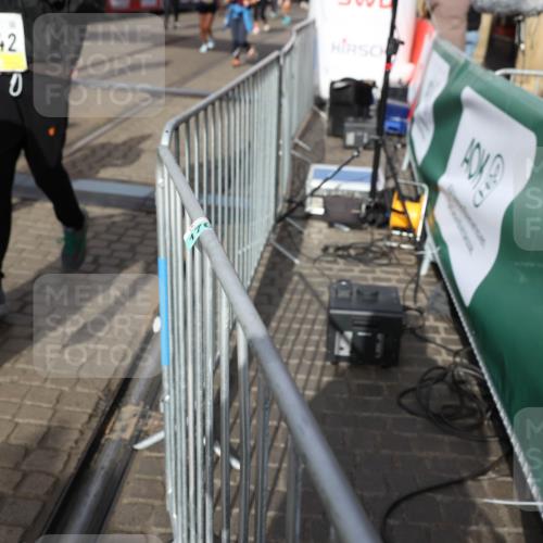 05.10.2025 - 20. swb-Marathon Bremen Yannick Fuchs http://msf.ph/oto/9235365 05.10.2025 11:04:45 Ziel 8111, 9394, 9610, 9623, 9750, 9771, 9915, 10278, 10485, 10531, 10532, 10674, 10869, 10956, 11196, 11542, 11704 meine-sportfotos.de