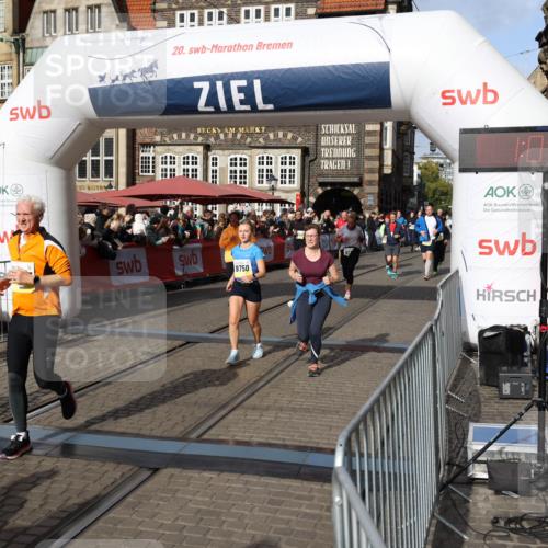 05.10.2025 - 20. swb-Marathon Bremen Yannick Fuchs http://msf.ph/oto/9235382 05.10.2025 11:04:47 Ziel 9394, 9623, 9750, 9765, 9771, 9915, 10422, 10451, 10485, 10531, 10532, 10674, 10869, 11196, 11542, 11546 meine-sportfotos.de