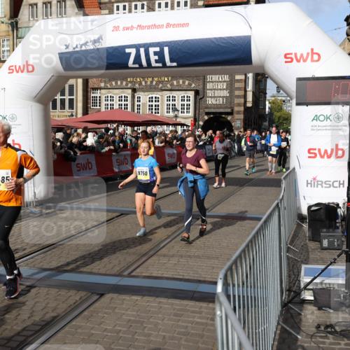 05.10.2025 - 20. swb-Marathon Bremen Yannick Fuchs http://msf.ph/oto/9235396 05.10.2025 11:04:47 Ziel 9394, 9623, 9750, 9765, 9771, 9915, 10422, 10451, 10485, 10531, 10532, 10674, 10869, 11196, 11542, 11546 meine-sportfotos.de