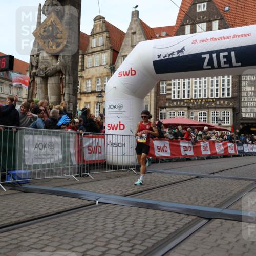 05.10.2025 - 20. swb-Marathon Bremen Yannick Fuchs http://msf.ph/oto/9235403 05.10.2025 10:36:37 Ziel 11185, 11687 meine-sportfotos.de
