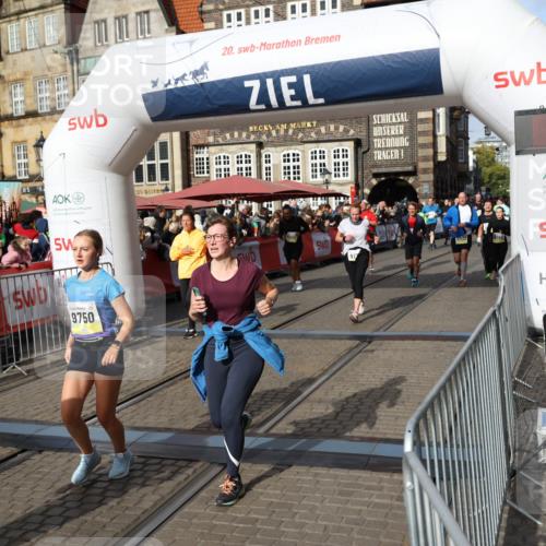 05.10.2025 - 20. swb-Marathon Bremen Yannick Fuchs http://msf.ph/oto/9235431 05.10.2025 11:04:48 Ziel 9532, 9623, 9750, 9765, 9771, 9915, 10422, 10451, 10485, 10532, 10674, 10869, 11196, 11427, 11542, 11546 meine-sportfotos.de