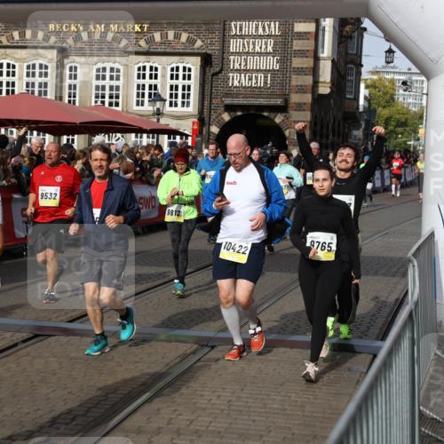 05.10.2025 - 20. swb-Marathon Bremen Yannick Fuchs http://msf.ph/oto/9235451 05.10.2025 11:04:51 Ziel 9532, 9623, 9750, 9765, 9771, 9812, 9915, 10422, 10451, 10485, 10532, 10557, 10964, 11035, 11427, 11546, 11615 meine-sportfotos.de