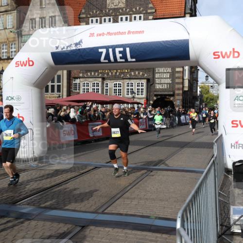 05.10.2025 - 20. swb-Marathon Bremen Yannick Fuchs http://msf.ph/oto/9235535 05.10.2025 11:04:56 Ziel 9532, 9765, 9812, 9866, 9927, 10422, 10451, 10557, 10964, 11035, 11315, 11427, 11546, 11615 meine-sportfotos.de