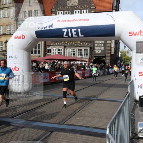 05.10.2025 - 20. swb-Marathon Bremen Yannick Fuchs http://msf.ph/oto/9235547 05.10.2025 11:04:56 Ziel 9532, 9765, 9812, 9866, 9927, 10422, 10451, 10557, 10964, 11035, 11315, 11427, 11546, 11615 meine-sportfotos.de