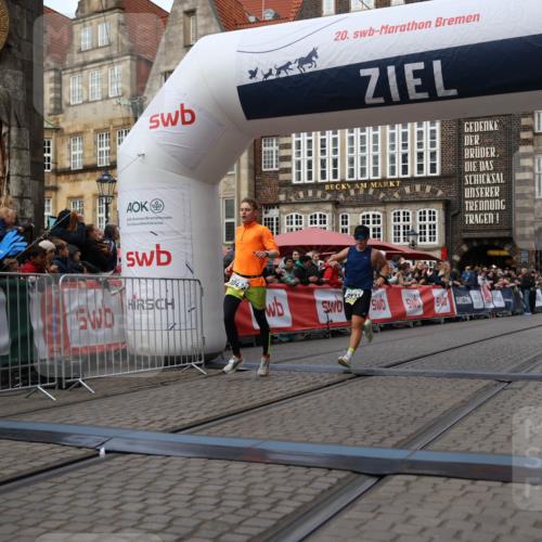 05.10.2025 - 20. swb-Marathon Bremen Yannick Fuchs http://msf.ph/oto/9235651 05.10.2025 10:36:55 Ziel 9429, 9833, 10425 meine-sportfotos.de