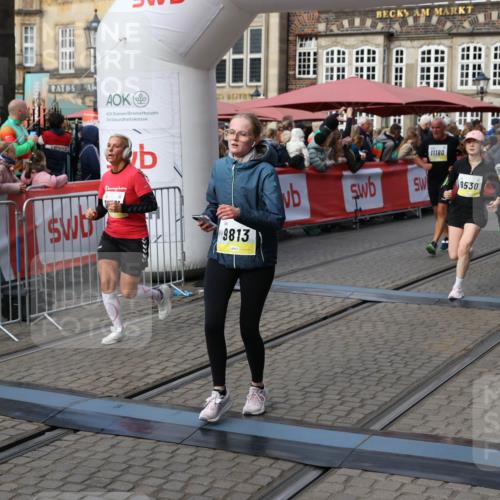 05.10.2025 - 20. swb-Marathon Bremen Yannick Fuchs http://msf.ph/oto/9235656 05.10.2025 11:05:04 Ziel 9220, 9409, 9530, 9813, 9866, 10684, 10771, 10891, 11090, 11180, 11315, 11372, 11478, 11559, 11636 meine-sportfotos.de
