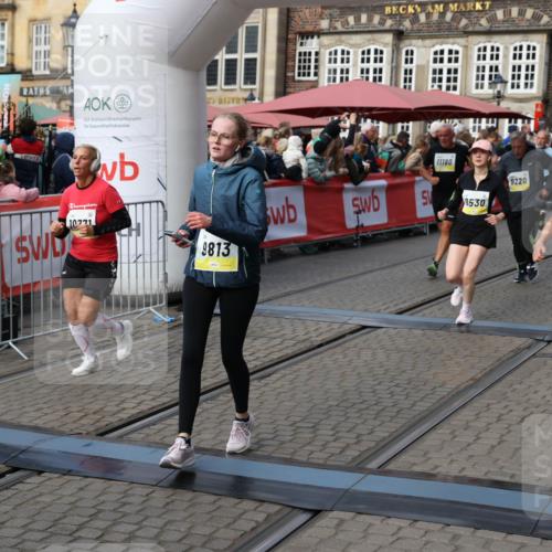 05.10.2025 - 20. swb-Marathon Bremen Yannick Fuchs http://msf.ph/oto/9235657 05.10.2025 11:05:05 Ziel 9220, 9409, 9530, 9660, 9813, 9866, 10684, 10771, 10891, 11090, 11180, 11315, 11372, 11478, 11559, 11636 meine-sportfotos.de
