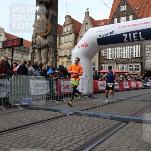 05.10.2025 - 20. swb-Marathon Bremen Yannick Fuchs http://msf.ph/oto/9235674 05.10.2025 10:36:55 Ziel 9429, 9833, 10425 meine-sportfotos.de