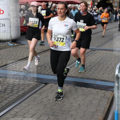 05.10.2025 - 20. swb-Marathon Bremen Yannick Fuchs http://msf.ph/oto/9235681 05.10.2025 11:05:06 Ziel 9220, 9409, 9530, 9660, 9813, 9866, 10684, 10771, 10891, 11090, 11180, 11315, 11372, 11478, 11559, 11636 meine-sportfotos.de