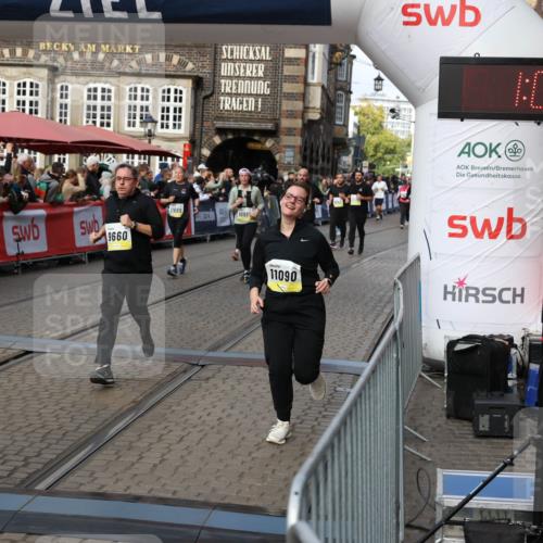 05.10.2025 - 20. swb-Marathon Bremen Yannick Fuchs http://msf.ph/oto/9235693 05.10.2025 11:05:08 Ziel 9220, 9409, 9530, 9660, 9813, 10684, 10771, 10965, 11090, 11121, 11180, 11372, 11478, 11559 meine-sportfotos.de