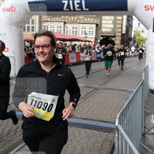 05.10.2025 - 20. swb-Marathon Bremen Yannick Fuchs http://msf.ph/oto/9235709 05.10.2025 11:05:10 Ziel 9220, 9409, 9530, 9642, 9660, 10771, 10965, 11090, 11121, 11171, 11180, 11372, 11412, 11478, 11559 meine-sportfotos.de