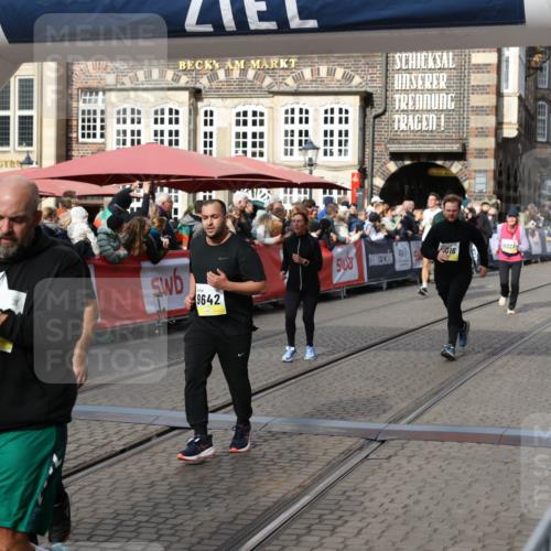 05.10.2025 - 20. swb-Marathon Bremen Yannick Fuchs http://msf.ph/oto/9235751 05.10.2025 11:05:14 Ziel 9409, 9642, 9660, 9668, 10018, 10021, 10965, 11016, 11090, 11121, 11171, 11323, 11412 meine-sportfotos.de