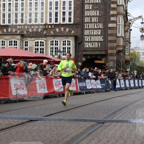 05.10.2025 - 20. swb-Marathon Bremen Yannick Fuchs http://msf.ph/oto/9235769 05.10.2025 10:37:12 Ziel 9480 meine-sportfotos.de