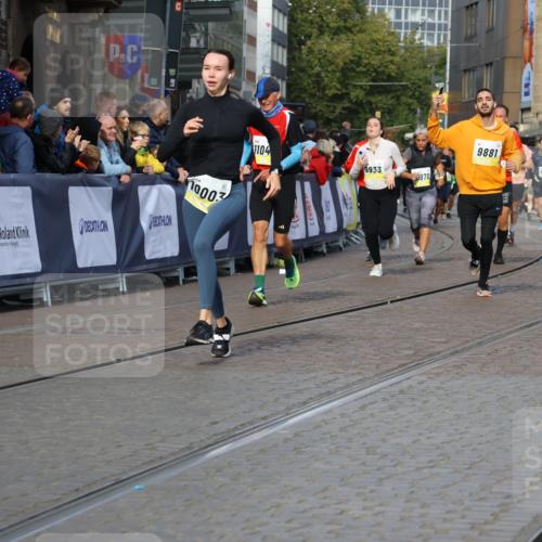 05.10.2025 - 20. swb-Marathon Bremen Strokosch-Dieckow http://msf.ph/oto/9235782 05.10.2025 10:55:14 Ziel 9176, 9201, 9318, 9350, 9514, 9654, 9881, 9933, 10003, 10034, 10116, 10326, 10970, 11042, 11115, 11140, 11702 meine-sportfotos.de