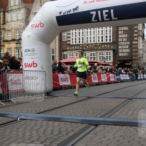 05.10.2025 - 20. swb-Marathon Bremen Yannick Fuchs http://msf.ph/oto/9235793 05.10.2025 10:37:13 Ziel 9480 meine-sportfotos.de