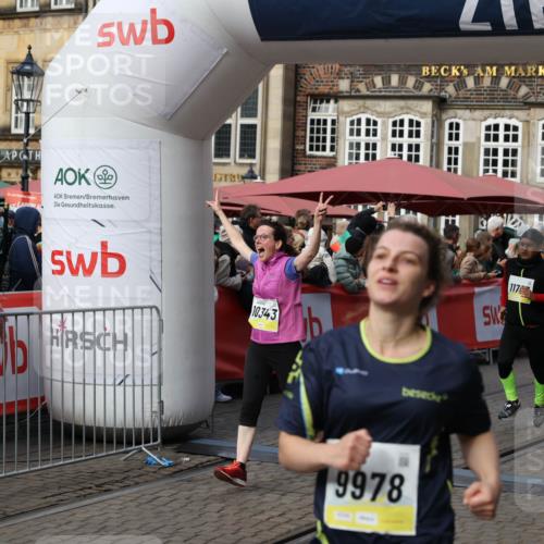 05.10.2025 - 20. swb-Marathon Bremen Yannick Fuchs http://msf.ph/oto/9235803 05.10.2025 11:05:21 Ziel 9440, 9668, 9690, 9978, 10018, 10021, 10255, 10343, 10990, 11016, 11323, 11501, 11540, 11650, 11707 meine-sportfotos.de