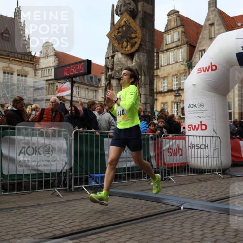 05.10.2025 - 20. swb-Marathon Bremen Yannick Fuchs http://msf.ph/oto/9235811 05.10.2025 10:37:14 Ziel 9480 meine-sportfotos.de