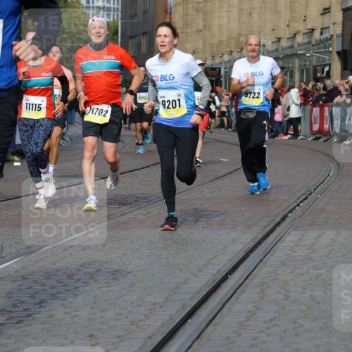 05.10.2025 - 20. swb-Marathon Bremen Strokosch-Dieckow http://msf.ph/oto/9235895 05.10.2025 10:55:19 Ziel 9201, 9350, 9514, 9654, 9722, 9881, 9902, 9933, 10116, 10256, 10260, 10970, 11042, 11115, 11380, 11431, 11702 meine-sportfotos.de