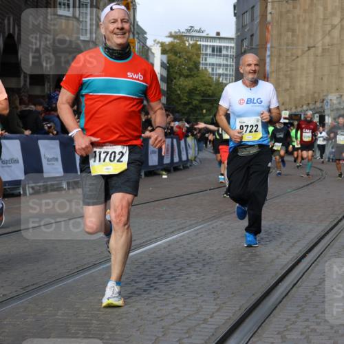 05.10.2025 - 20. swb-Marathon Bremen Strokosch-Dieckow http://msf.ph/oto/9236070 05.10.2025 10:55:22 Ziel 9201, 9350, 9514, 9654, 9722, 9902, 9933, 10116, 10256, 10260, 10970, 11025, 11115, 11380, 11431, 11702 meine-sportfotos.de