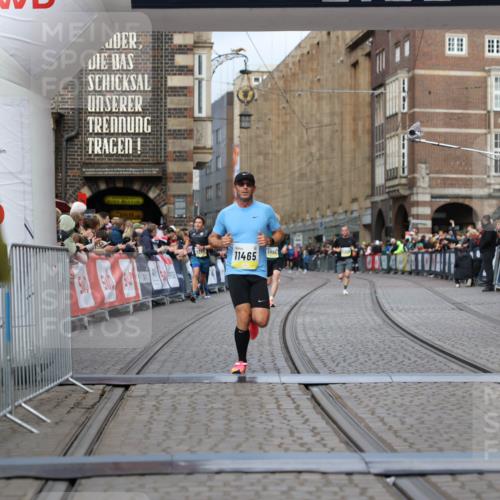 05.10.2025 - 20. swb-Marathon Bremen Yannick Fuchs http://msf.ph/oto/9236151 05.10.2025 10:38:04 Ziel 9755, 11465 meine-sportfotos.de