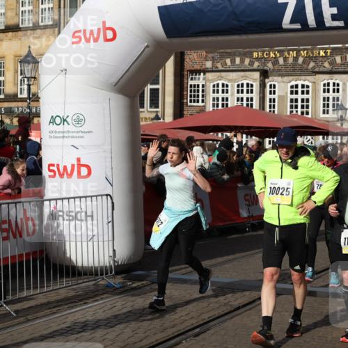 05.10.2025 - 20. swb-Marathon Bremen Yannick Fuchs http://msf.ph/oto/9236344 05.10.2025 11:05:39 Ziel 7654, 9210, 9419, 9752, 10025, 10158, 10289, 10426, 10437, 10511, 10542, 11064, 11164, 11676, 11681 meine-sportfotos.de