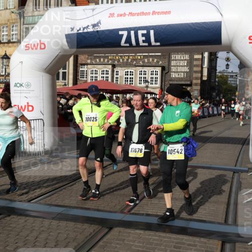 05.10.2025 - 20. swb-Marathon Bremen Yannick Fuchs http://msf.ph/oto/9236415 05.10.2025 11:05:40 Ziel 7654, 9210, 9419, 9752, 10025, 10158, 10289, 10426, 10437, 10511, 10542, 11064, 11164, 11676, 11681 meine-sportfotos.de