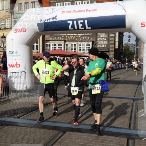 05.10.2025 - 20. swb-Marathon Bremen Yannick Fuchs http://msf.ph/oto/9236426 05.10.2025 11:05:40 Ziel 7654, 9210, 9419, 9752, 10025, 10158, 10289, 10426, 10437, 10511, 10542, 11064, 11164, 11676, 11681 meine-sportfotos.de