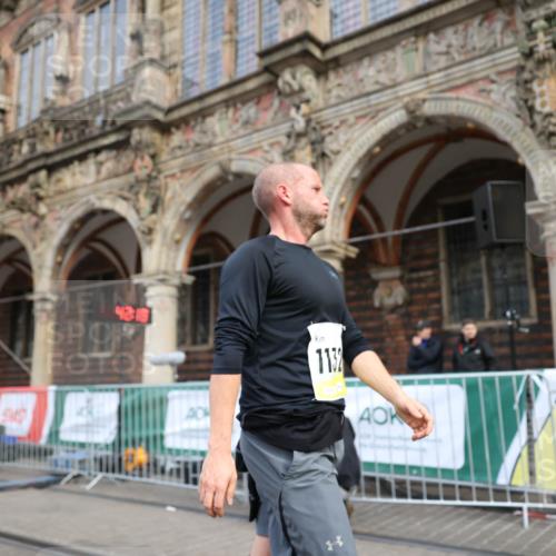 05.10.2025 - 20. swb-Marathon Bremen Yannick Fuchs http://msf.ph/oto/9236432 05.10.2025 10:38:14 Ziel 9755, 11328 meine-sportfotos.de