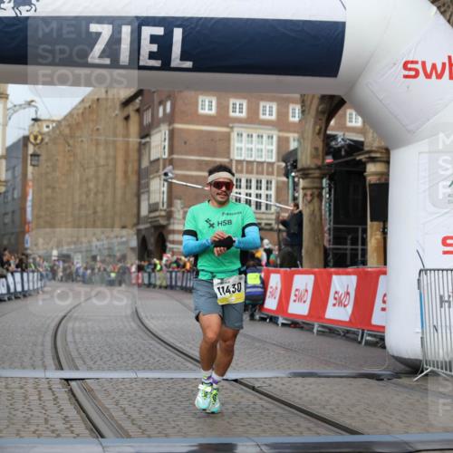 05.10.2025 - 20. swb-Marathon Bremen Yannick Fuchs http://msf.ph/oto/9236711 05.10.2025 10:38:31 Ziel 9809, 11430 meine-sportfotos.de