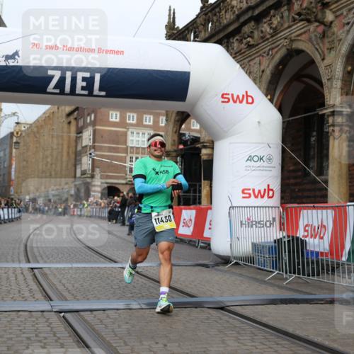 05.10.2025 - 20. swb-Marathon Bremen Yannick Fuchs http://msf.ph/oto/9236747 05.10.2025 10:38:31 Ziel 9809, 11430 meine-sportfotos.de