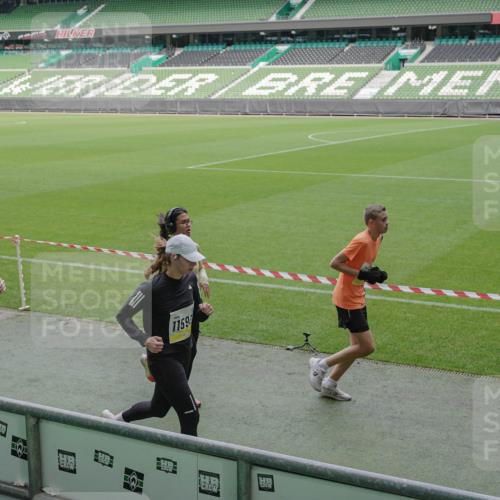 05.10.2025 - 20. swb-Marathon Bremen Michael Burmester http://msf.ph/oto/9236987 05.10.2025 10:32:47 Laufen im Stadion 7165, 8326, 8333, 9176, 9187, 9195, 9197, 9238, 9260, 9268, 9284, 9295, 9313, 9318, 9367, 9392, 9402, 9407, 9427, 9436, 9439, 9456, 9461, 9464, 9475, 9492, 9494, 9514, 9517, 9548, 9570, 9574, 9621, 9650, 9701, 9703, 9754, 9776, 9830, 9834, 9856, 9868, 9900, 9918, 9933, 9939, 9950, 9956, 9957, 9985, 10007, 10034, 10042, 10046, 10097, 10128, 10174, 10215, 10234, 10253, 10262, 10308, 10309, 10326, 10349, 10385, 10388, 10394, 10402, 10416, 10436, 10460, 10475, 10487 meine-sportfotos.de
