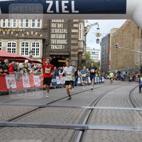 05.10.2025 - 20. swb-Marathon Bremen Yannick Fuchs http://msf.ph/oto/9236996 05.10.2025 10:38:51 Ziel 9341, 10409, 10517, 10862, 11132 meine-sportfotos.de