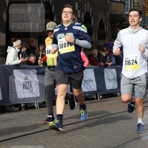 05.10.2025 - 20. swb-Marathon Bremen Strokosch-Dieckow http://msf.ph/oto/9237008 05.10.2025 10:55:46 Ziel 9521, 9621, 9882, 10088, 10253, 10287, 10323, 10385, 10610, 10653, 10800, 11052, 11249, 11439, 11586, 11624 meine-sportfotos.de
