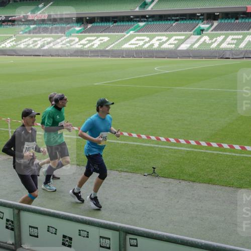 05.10.2025 - 20. swb-Marathon Bremen Michael Burmester http://msf.ph/oto/9237027 05.10.2025 10:32:50 Laufen im Stadion 7165, 8326, 8333, 9176, 9187, 9195, 9197, 9238, 9260, 9268, 9284, 9295, 9313, 9318, 9367, 9392, 9402, 9407, 9436, 9439, 9456, 9461, 9464, 9475, 9492, 9494, 9514, 9517, 9548, 9570, 9574, 9621, 9650, 9701, 9703, 9754, 9776, 9830, 9834, 9856, 9868, 9900, 9918, 9933, 9939, 9950, 9956, 9957, 9985, 10007, 10008, 10034, 10042, 10046, 10097, 10174, 10215, 10234, 10253, 10308, 10309, 10326, 10349, 10385, 10387, 10388, 10394, 10402, 10416, 10436, 10460, 10475, 10487 meine-sportfotos.de