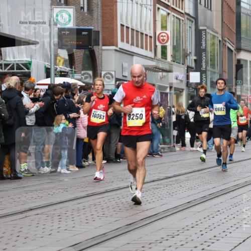 05.10.2025 - 20. swb-Marathon Bremen Strokosch-Dieckow http://msf.ph/oto/9237113 05.10.2025 10:45:15 Ziel 28, 8000, 9200, 9222, 9250, 9396, 9709, 9885, 9960, 10053, 10350, 10447, 10639, 10682, 10792, 10823, 11346, 11403, 11585, 11678, 11745, 28, 8000, 9200, 9222, 9250, 9396, 9709, 9885, 9960, 10053, 10350, 10447, 10639, 10682, 10792, 10823, 11346, 11403, 11585, 11678, 11745 meine-sportfotos.de