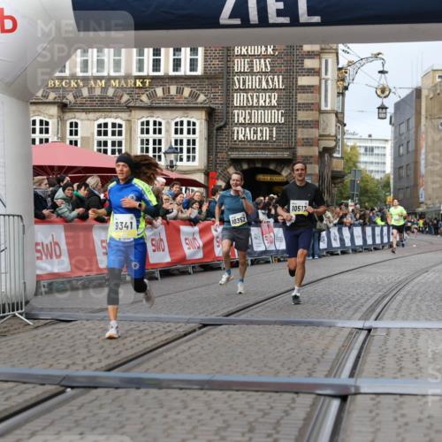 05.10.2025 - 20. swb-Marathon Bremen Yannick Fuchs http://msf.ph/oto/9237238 05.10.2025 10:38:54 Ziel 9341, 10352, 10409, 10517, 10862, 11132 meine-sportfotos.de